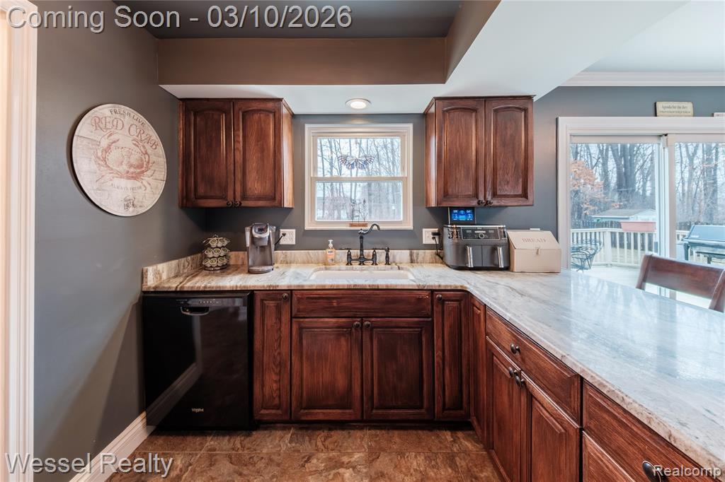 53225 Luann Drive, Shelby Twp, MI 48316 — Photo 14
