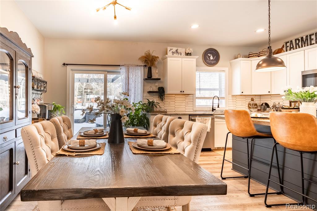 5730 Crescent Road, Waterford, MI 48327 — Photo 12