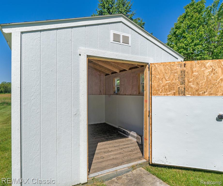11589 OWOSSO Road, Fowlerville, MI 48836 — Photo 46