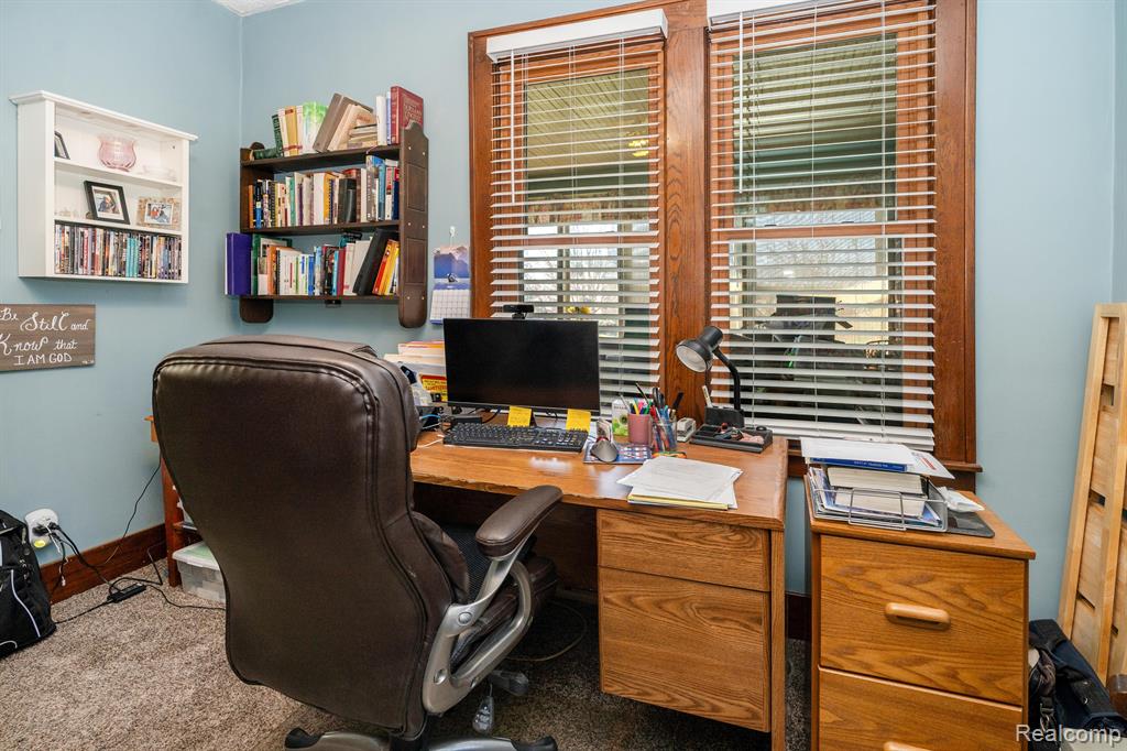 8675 Canal Road, Sterling Heights, MI 48314 — Photo 19