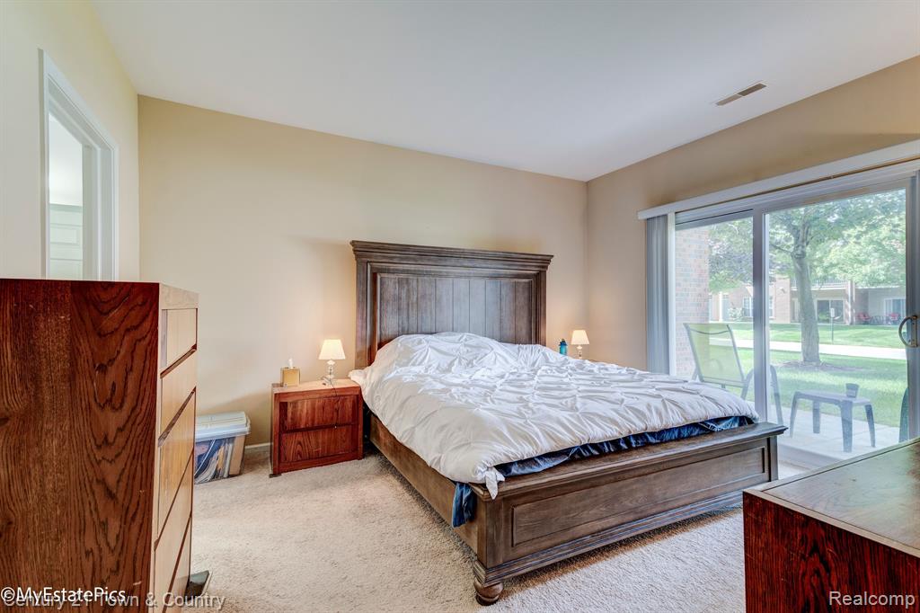 28104 CHESAPEAKE Circle, 334, Walled Lake, MI 48390 — Photo 16
