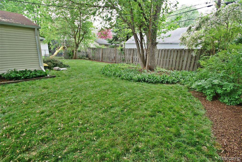 413 E 7TH Street, Royal Oak, MI 48067 — Photo 21