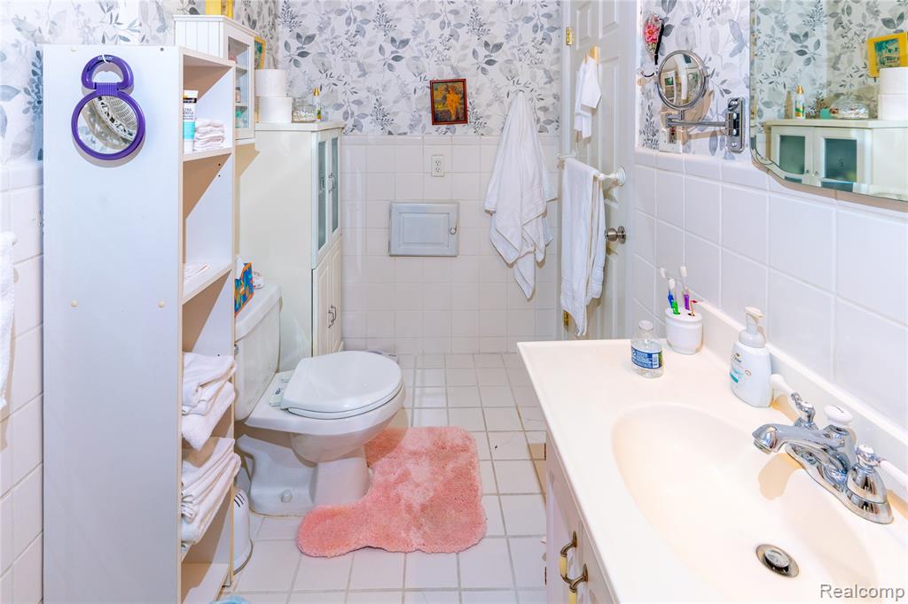 6857 Woodmont Avenue, Detroit, MI 48228 — Photo 25