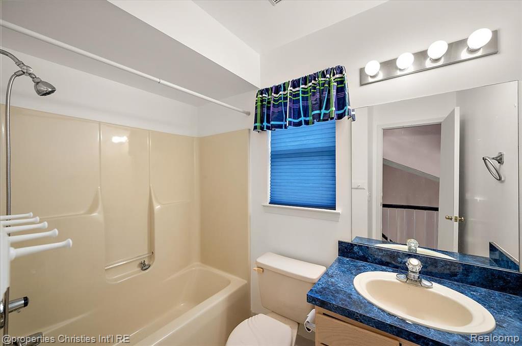 955 Rikki Ann, Wixom, MI 48393 — Photo 37