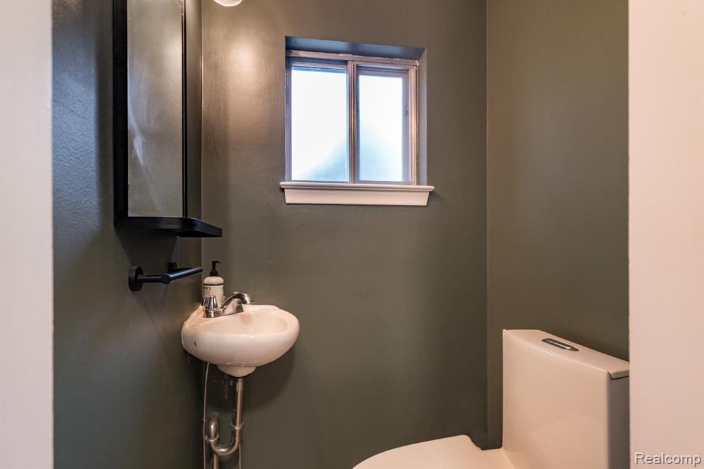 624 Slocum Drive, Auburn Hills, MI 48326 — Photo 18