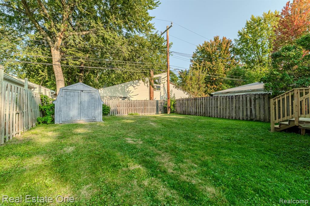 3993 WEDDELL Street, Dearborn Heights, MI 48125 — Photo 27