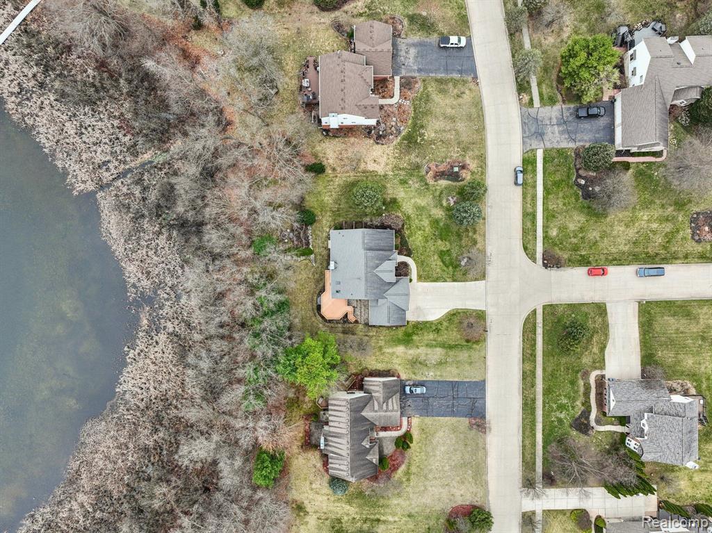 810 JOSHUA Drive, Highland, MI 48356 — Photo 47