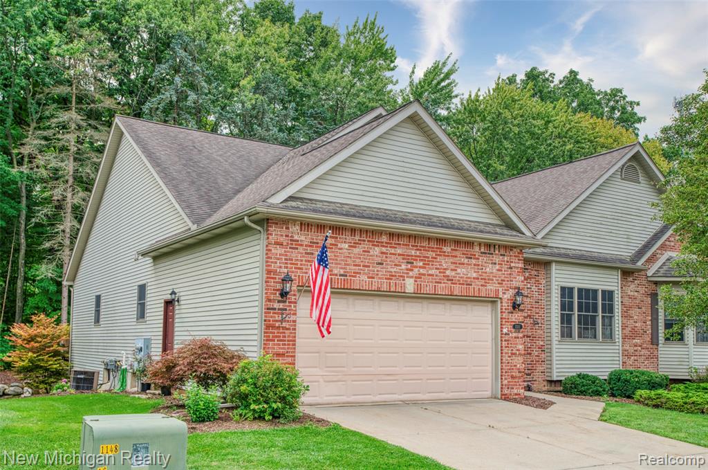 13111 Harbor Landings Drive, Fenton, MI 48430 — Photo 37
