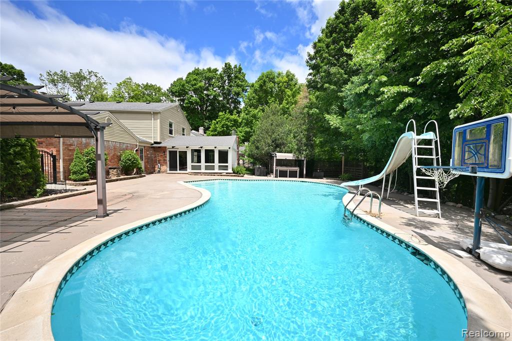 31310 Foxboro Way, Beverly Hills, MI 48025 — Photo 31