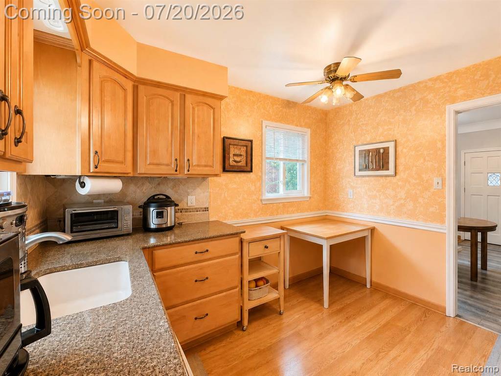 9100 Brentwood Street, Livonia, MI 48150 — Photo 8