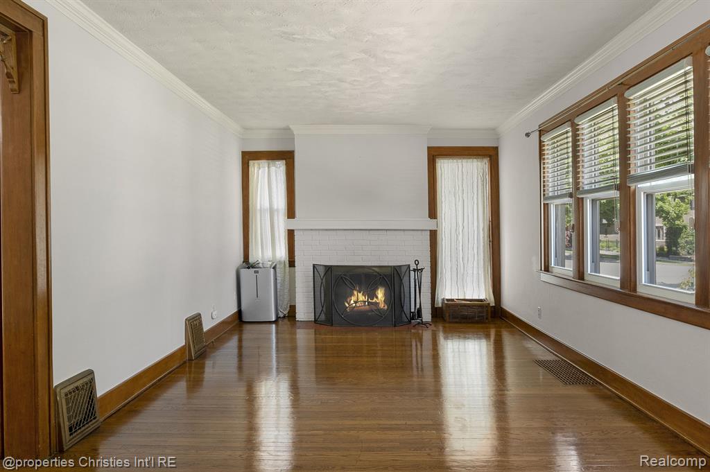 537 W 3RD Street, Rochester, MI 48307 — Photo 9