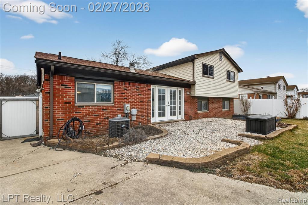 22507 Doncaster Avenue, Brownstown, MI 48193 — Photo 40