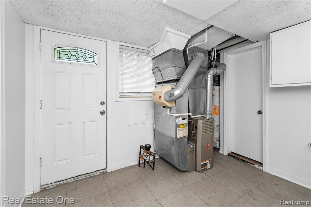 4718 Roosevelt Boulevard, Dearborn Heights, MI 48125 — Photo 18