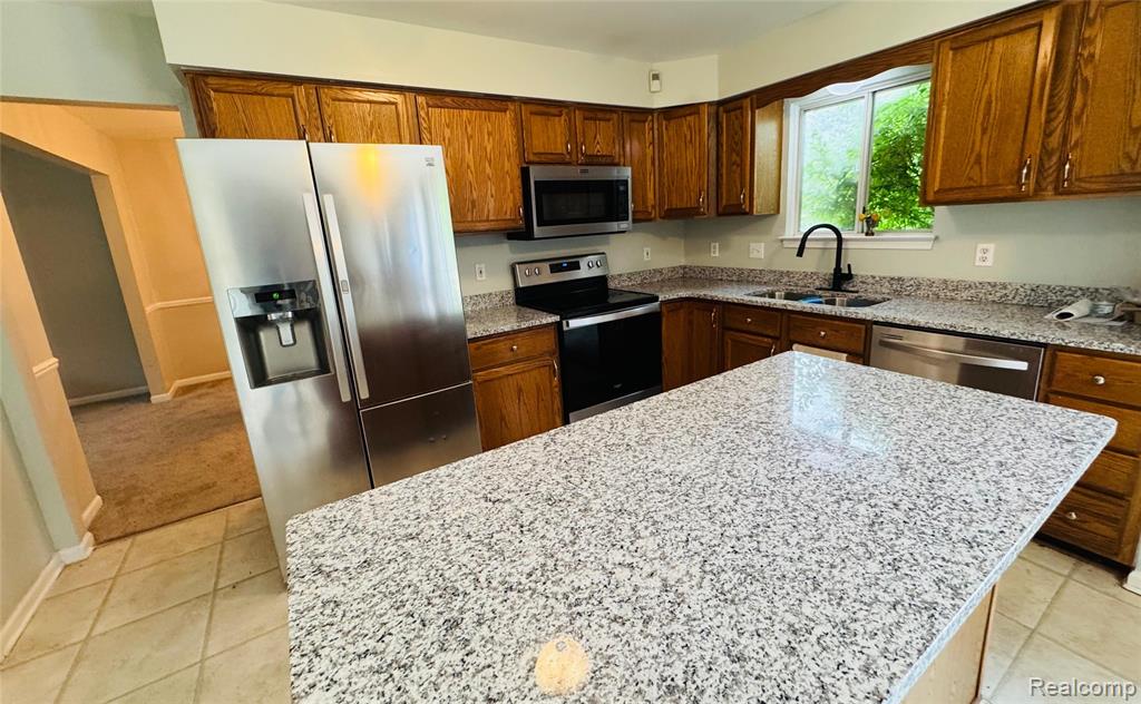 46406 AARONS Way, Canton, MI 48188 — Photo 7