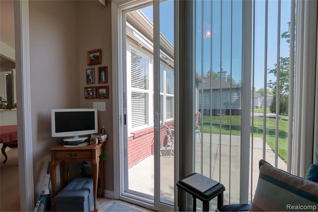 26489 Higgins Way, Flat Rock, MI 48134 — Photo 23