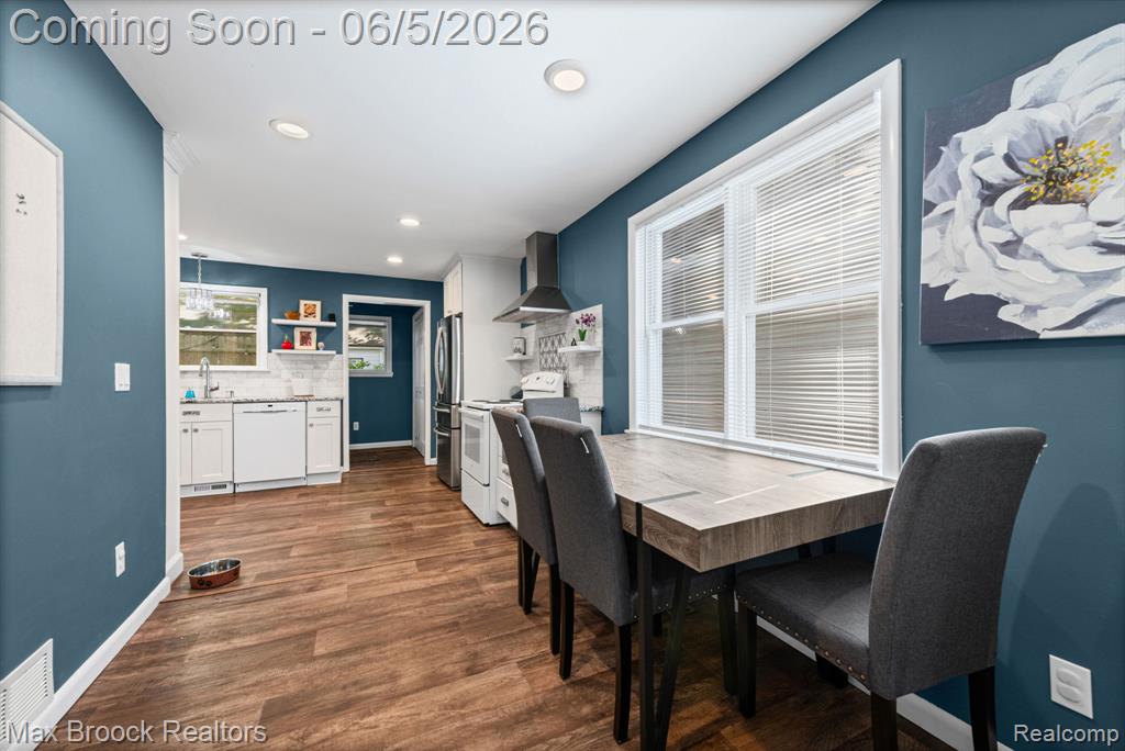 5338 Wildwood Drive, Howell, MI 48843 — Photo 9