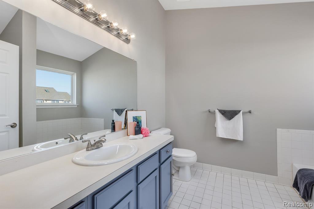 7970 AMBER Drive, Romulus, MI 48174 — Photo 16