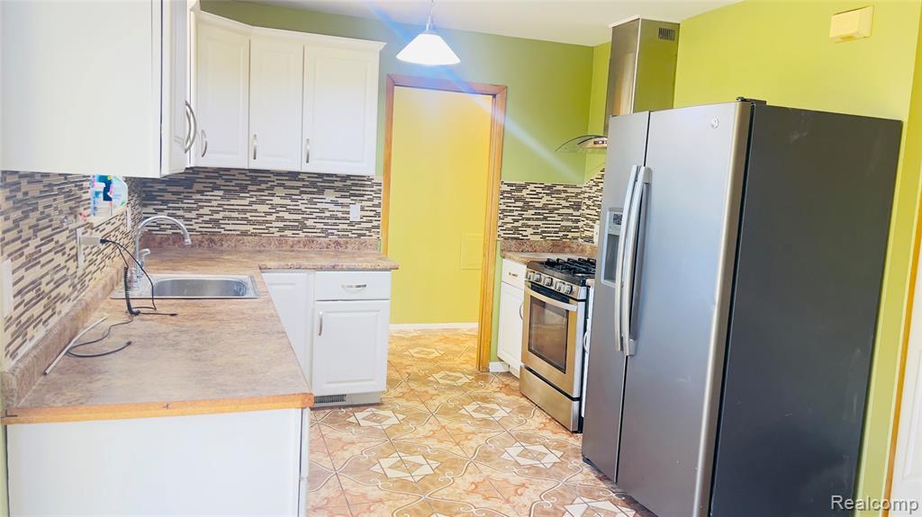 4389 E 12 MILE Road, Warren, MI 48092 — Photo 12