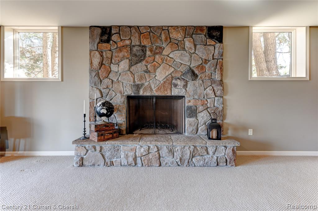8308 Peninsular Drive, Fenton, MI 48430 — Photo 23