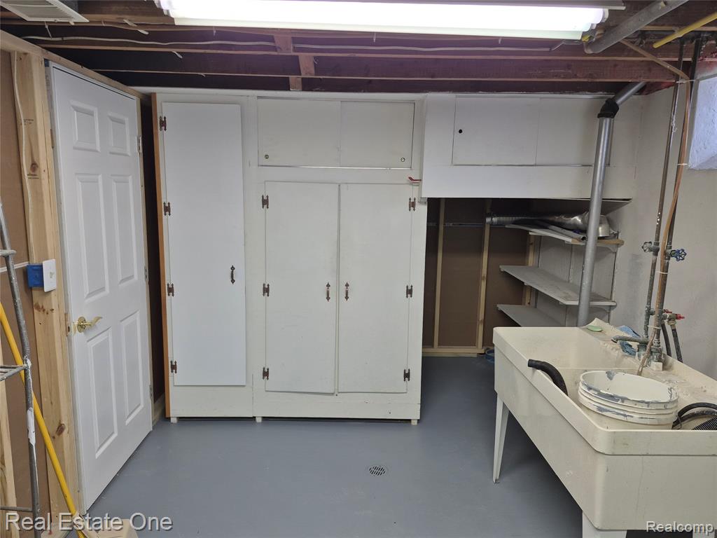 13688 Commonwealth Street, Southgate, MI 48195 — Photo 34