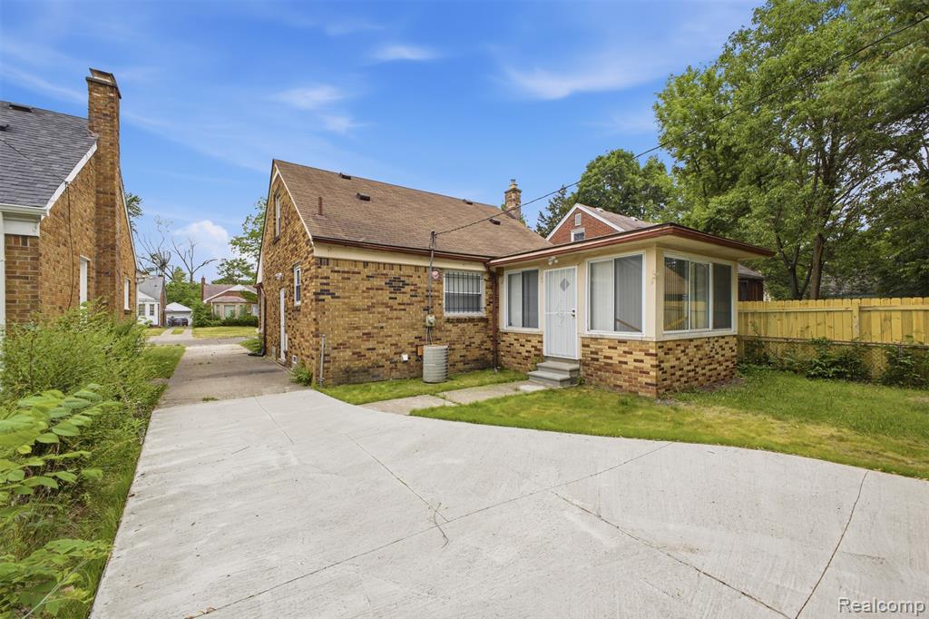 18492 Warwick Street, Detroit, MI 48219 — Photo 29
