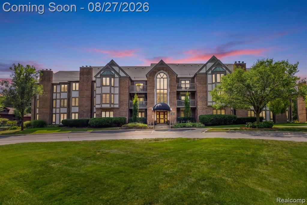 822 Deer Court, Plymouth, MI 48170