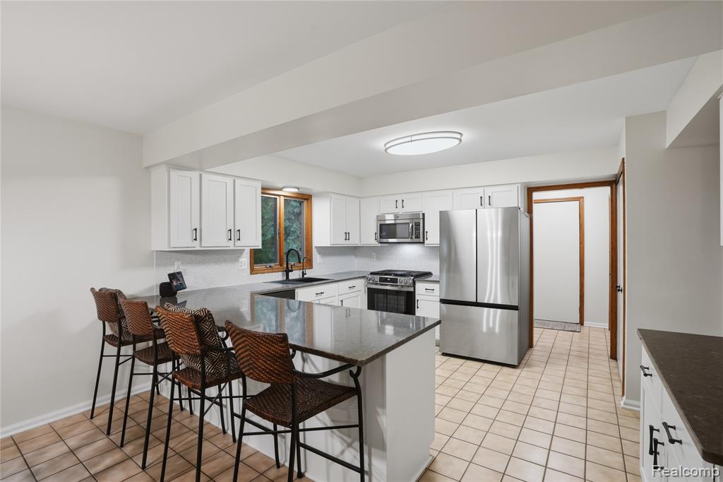 68345 Romeo Plank Road, Ray, MI — Photo 17