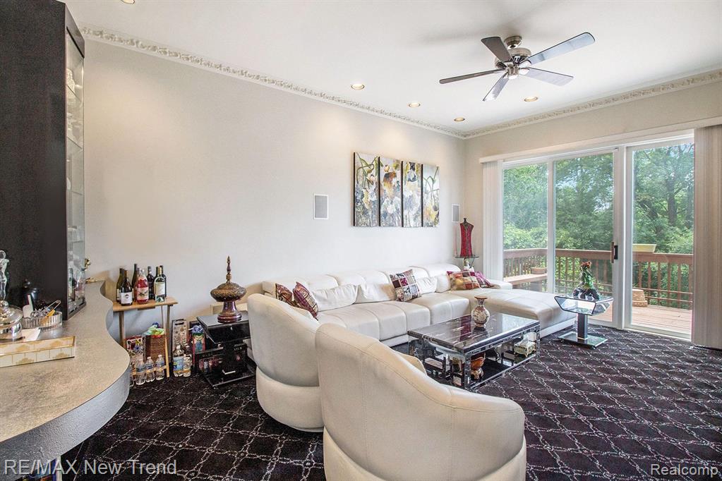 5573 SILVER POND, West Bloomfield, MI — Photo 29