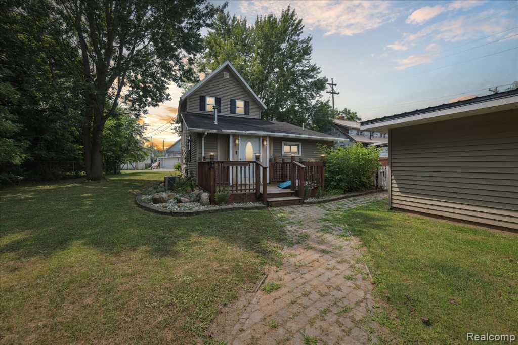 405 Huron Street, Owosso, MI 48867 — front exterior