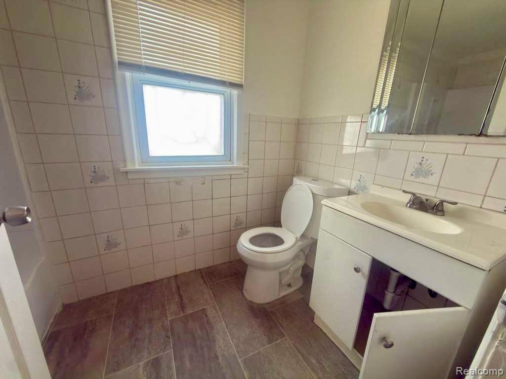 9264 ROSEMONT Avenue, Detroit, MI 48228 — Photo 12