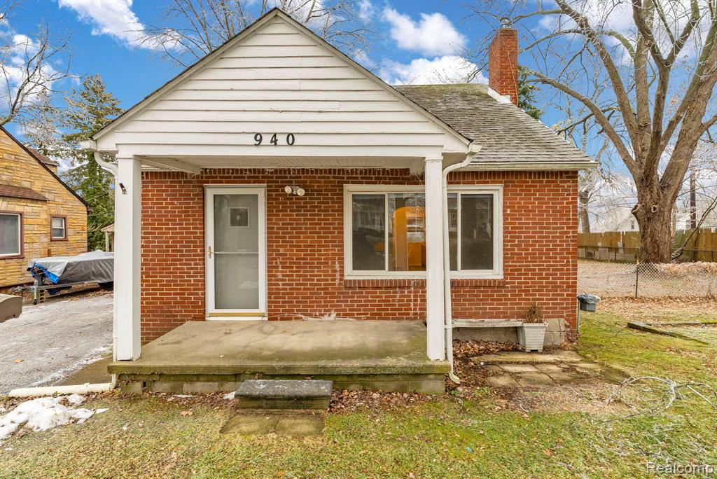 940 Cameron Avenue, Pontiac, MI 48340 — Photo 2