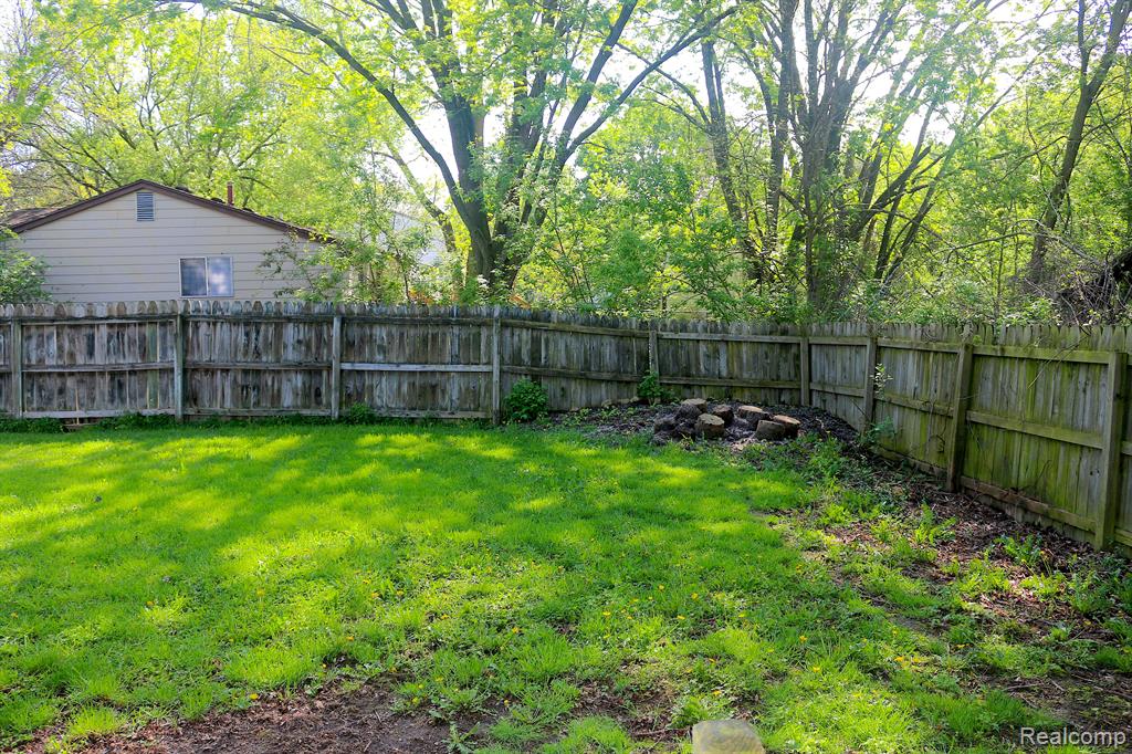 4053 HEATHGATE Drive, Lansing, MI 48911 — Photo 29
