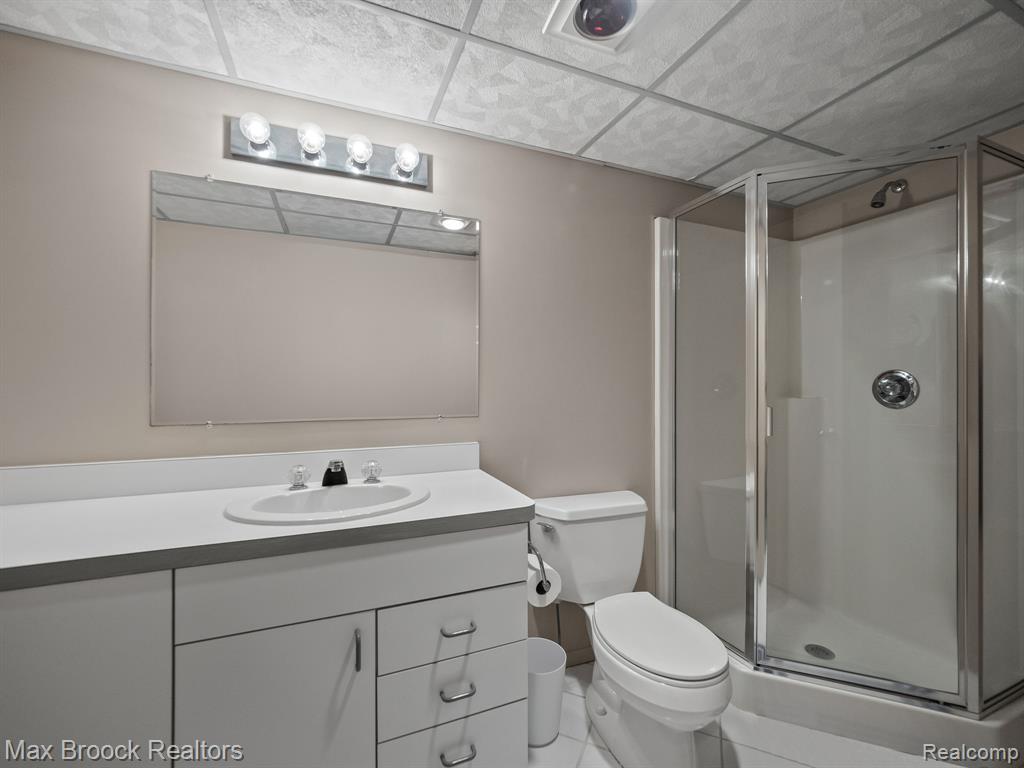 6224 Bromley Court, West Bloomfield, MI — Photo 42