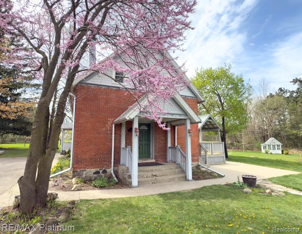 4015 BENNETT LAKE Road, Fenton, MI 48430 — Photo 2