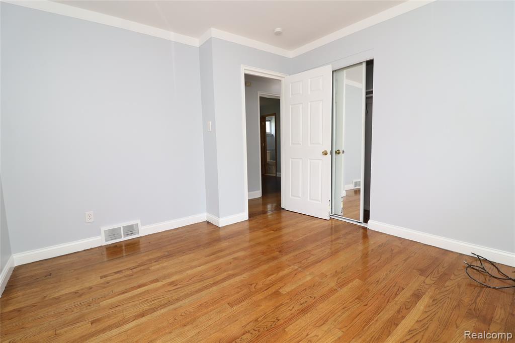 8555 Berwyn, Dearborn Heights, MI 48127 — Photo 29
