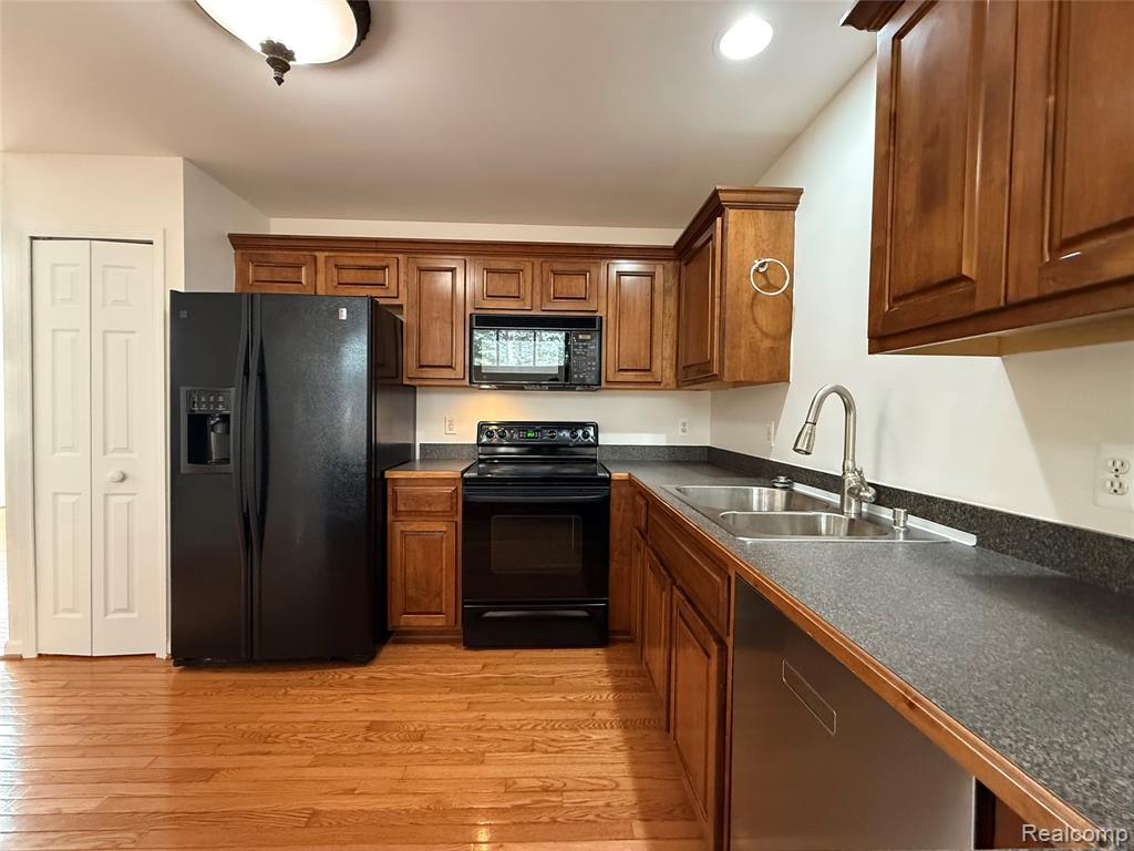 55503 Boardwalk Drive, Utica, MI 48316 — Photo 14