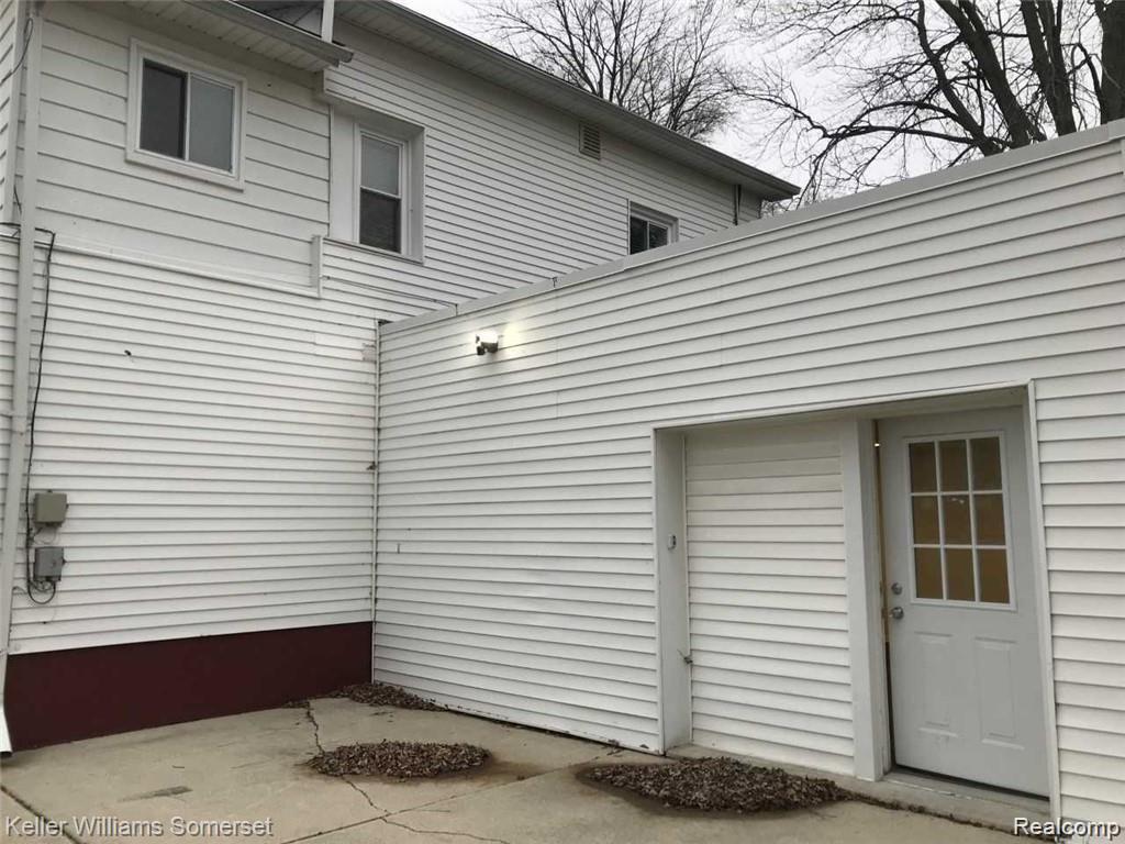 18541 Utica, Roseville, MI 48066 — Photo 12
