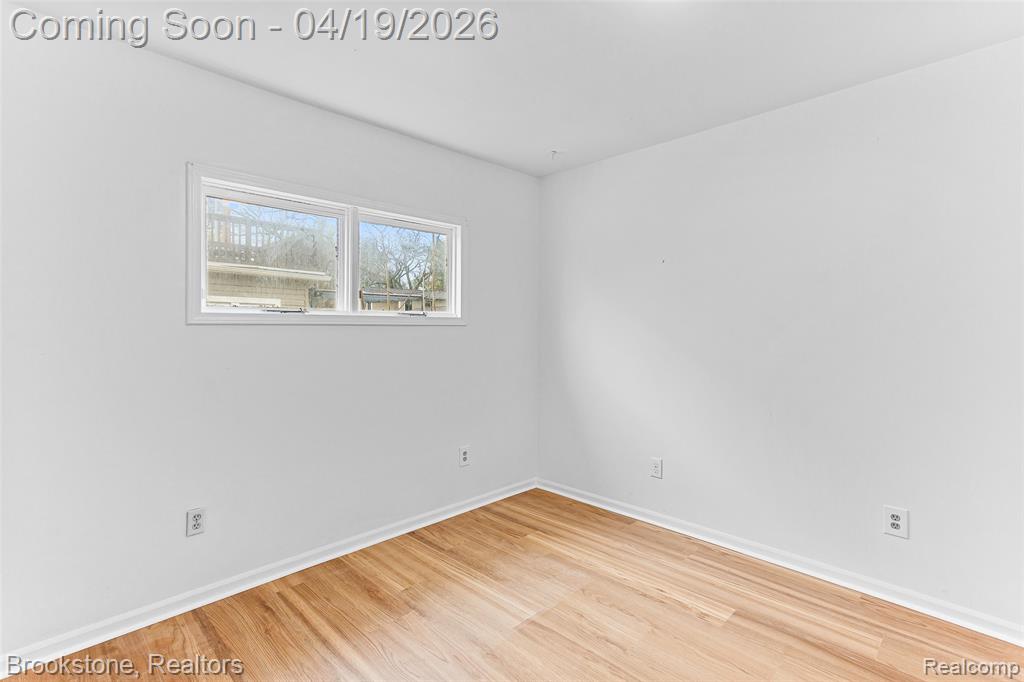 719 W 12 Mile Road, Royal Oak, MI 48073 — Photo 22