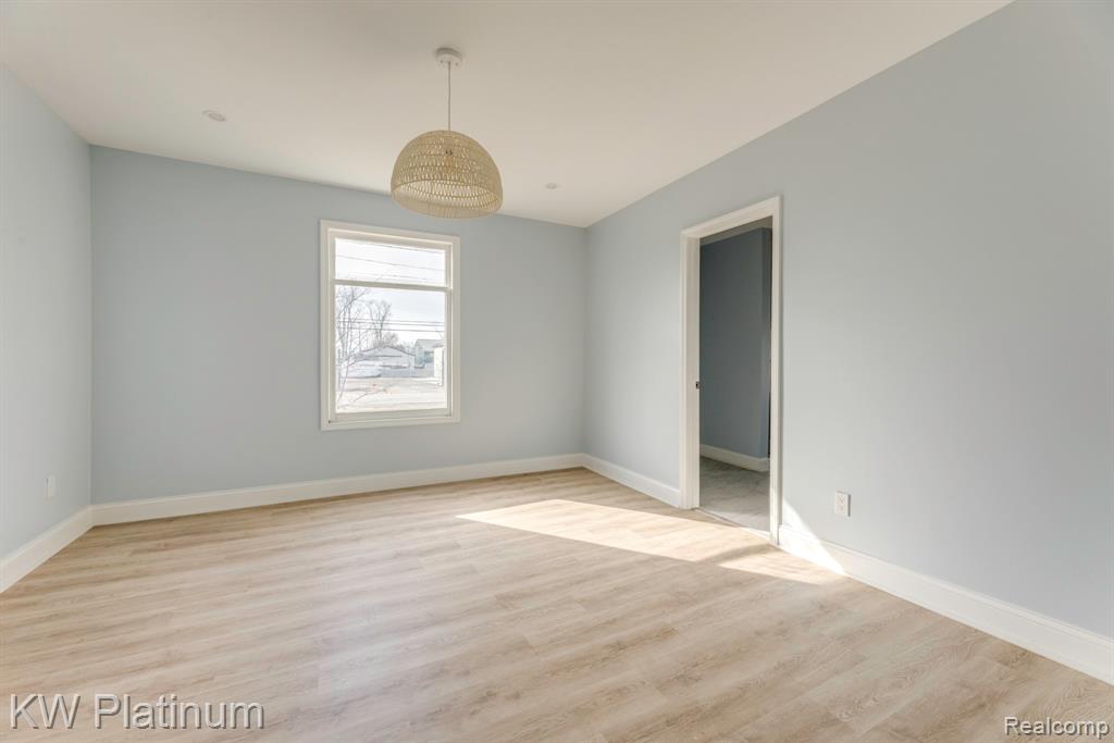2819 Ravenswood Road, Port Huron, MI 48060 — Photo 15