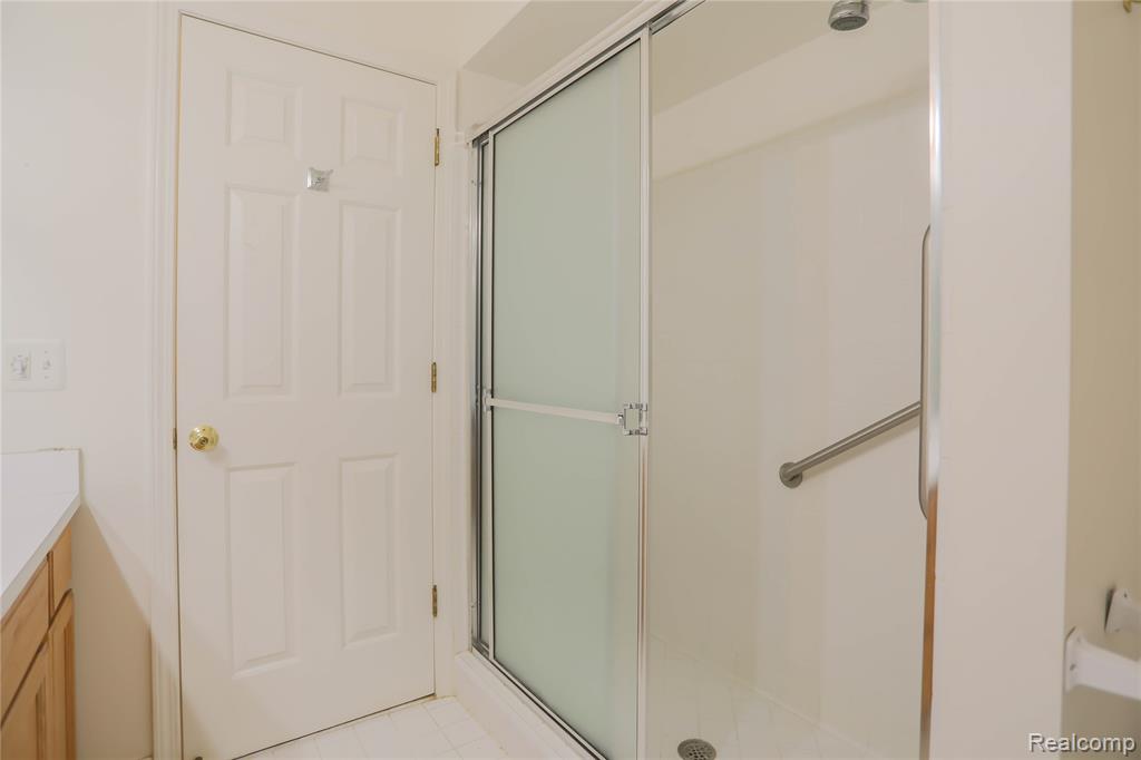 16768 Pearlcreek Court N, Macomb, MI 48042 — Photo 36