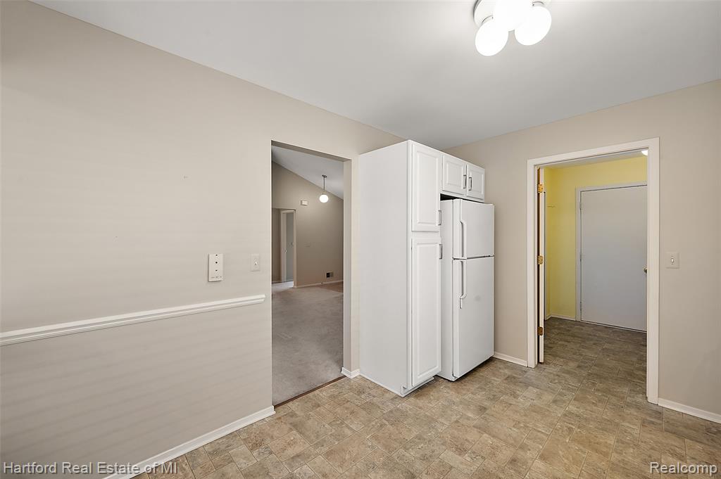 402 Mulberry Drive, Commerce Twp, MI 48390 — Photo 15