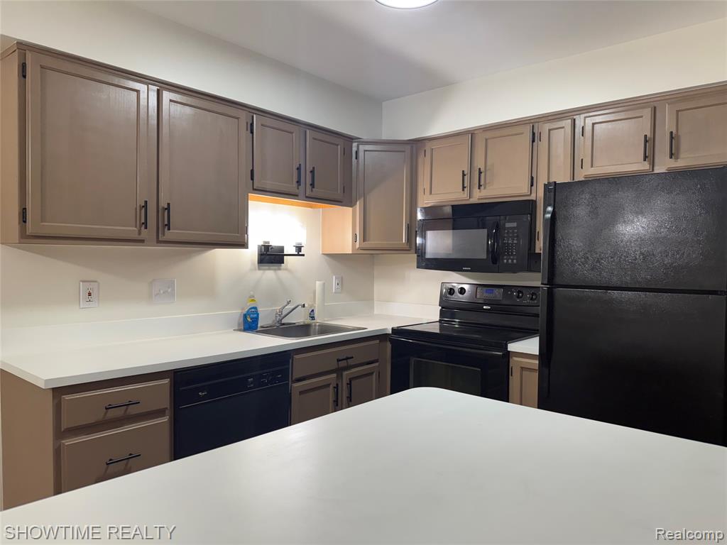45204 Fryer Drive, Macomb, MI 48044 — Photo 15