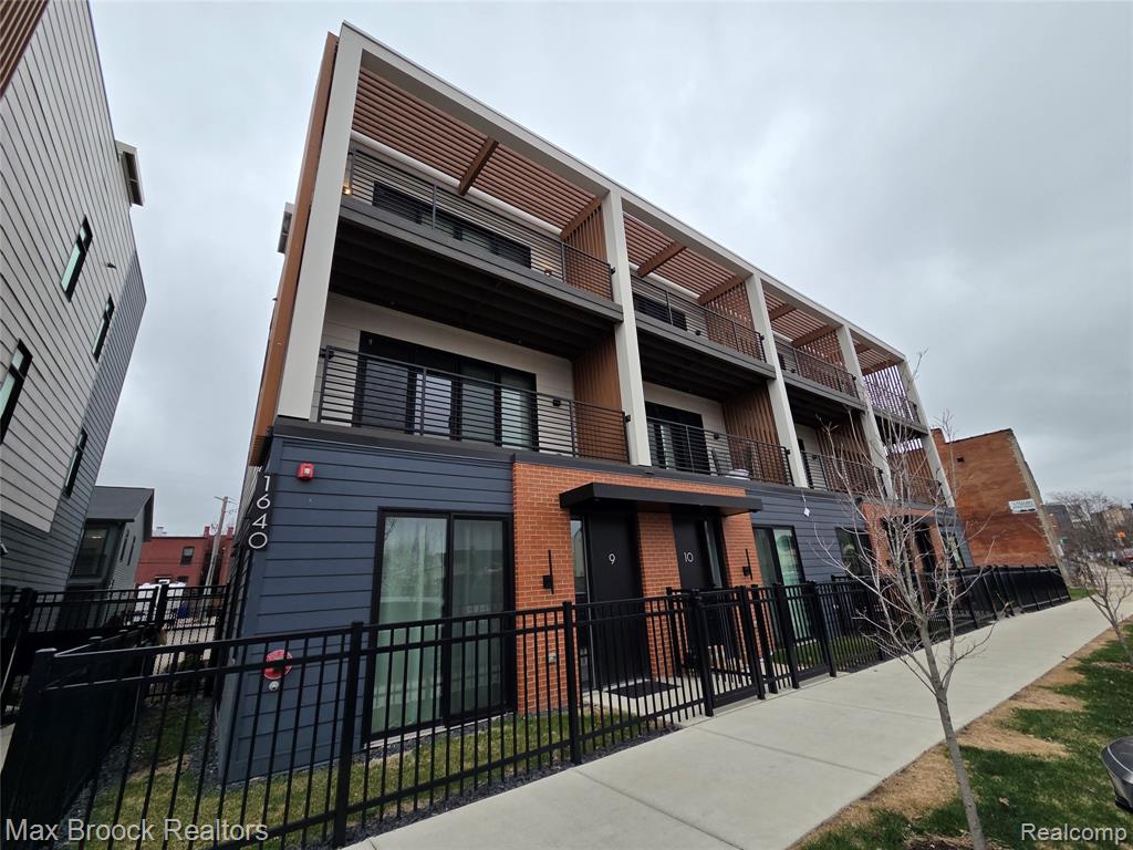 1640 Bagley Street - Photo 2