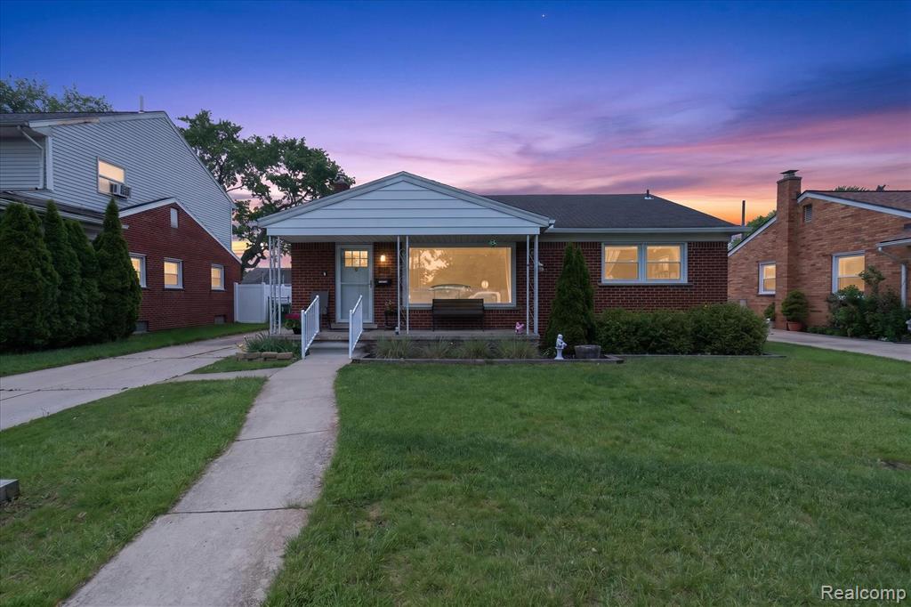 6601 Elizabeth Street, Garden City, MI — front exterior