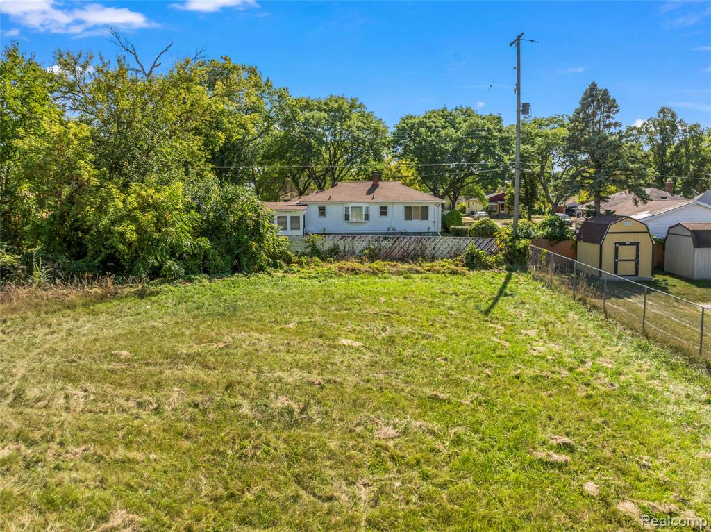 680 E Pierson Road, Flint, MI 48505 — Photo 16