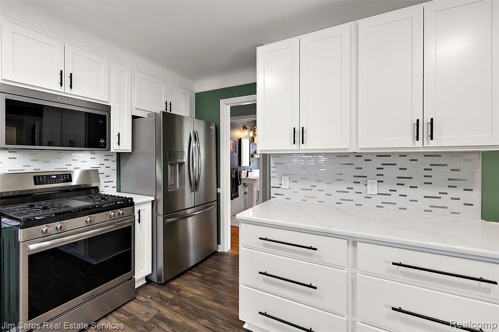 1837 Oxford Road, Grosse Pointe Woods, MI 48236 — Photo 11
