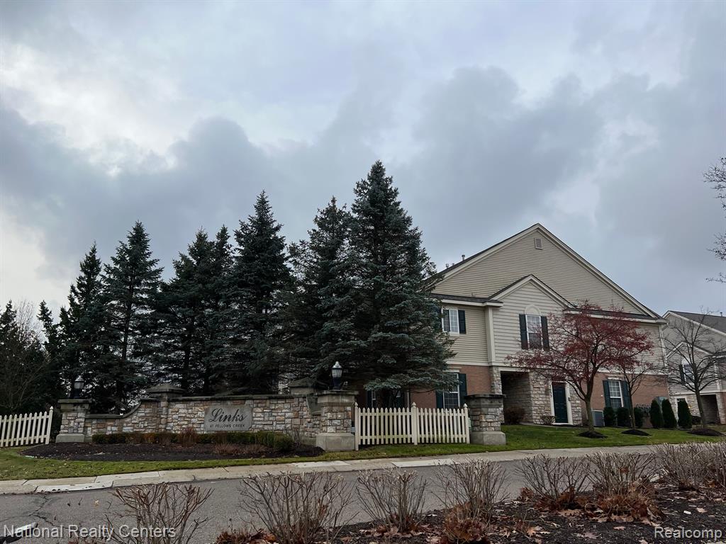 40564 BLYTHEFIELD Lane, Canton, MI 48188 — Photo 7