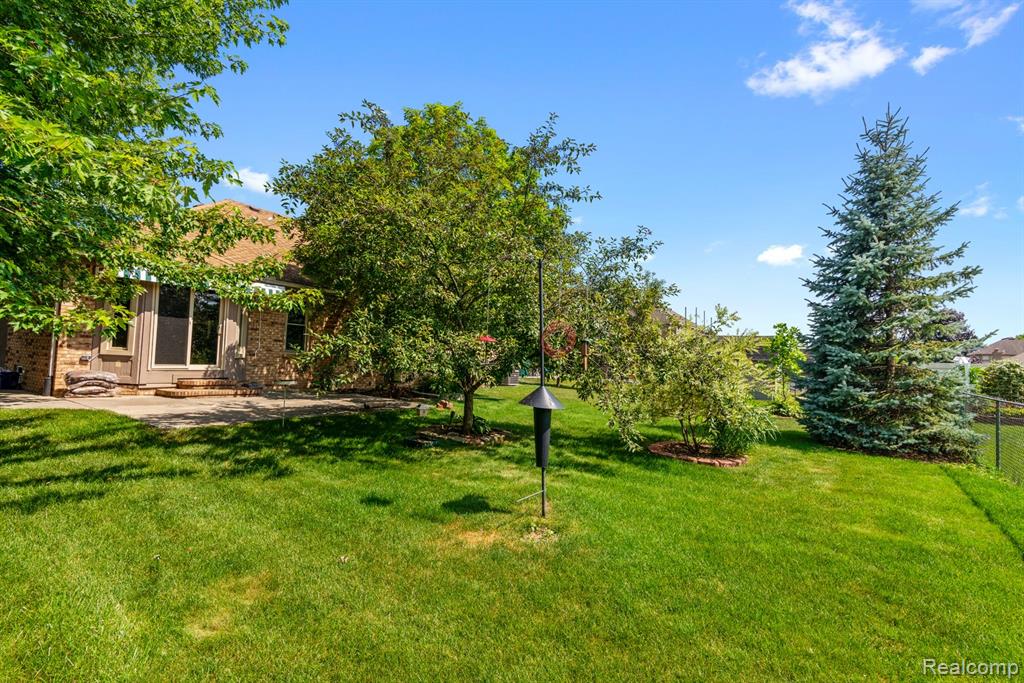 48649 Arnold Drive, Macomb, MI 48044 — Photo 27