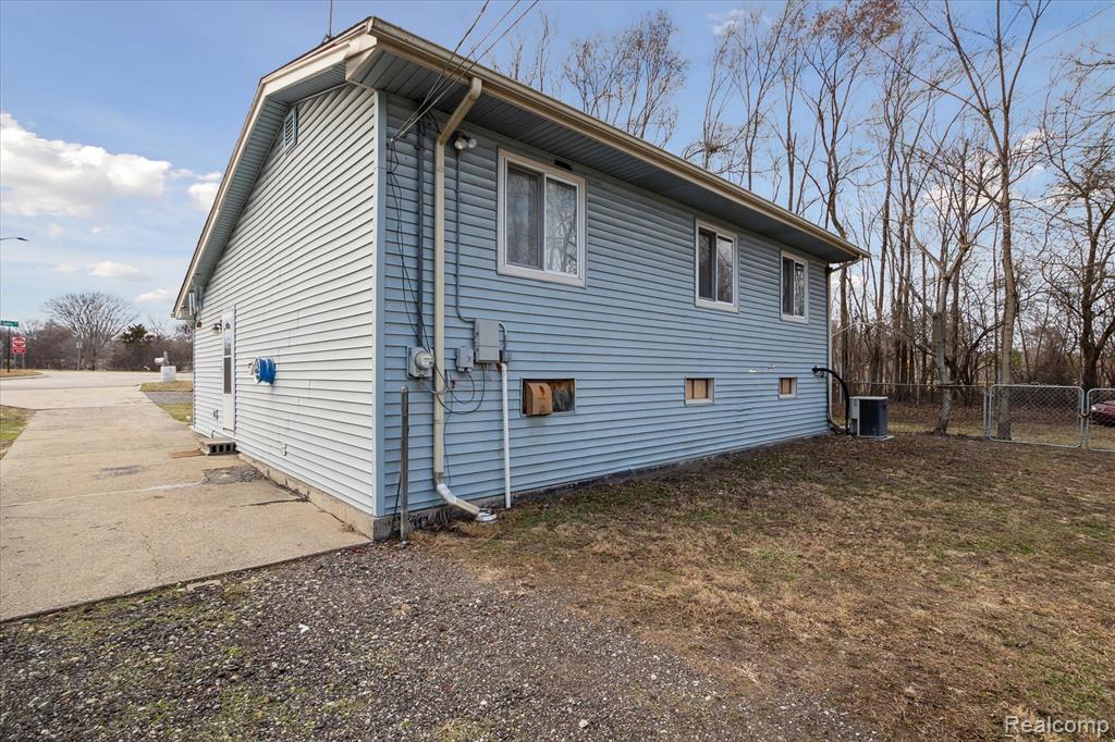 749 Gates Avenue, Ypsilanti, MI 48198 — Photo 22