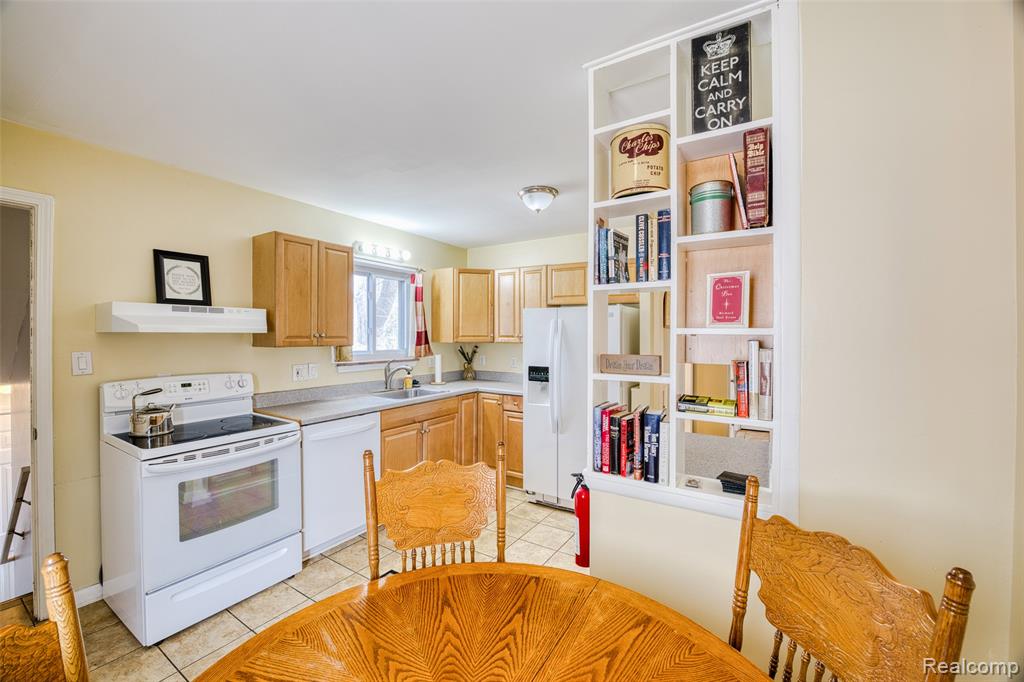 41890 E Ann Arbor Trail, Plymouth, MI 48170 — Photo 13